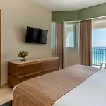 Grand Park Royal Cancún