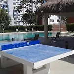 Hermoso apartamento piscina, céntrico, área libre.
