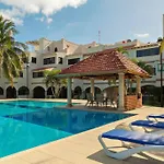 Charming Lagoon Front Villa By Casa Paraiso