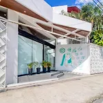 Seven Boutique 14