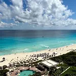 Xcanan Loft On Park Royal, the best area in Cancún right on the beach