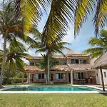 El Meco Beachfront & Private Pool Villa By Casa Paraiso