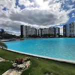 Cómodo y económico departamento con laguna artificial