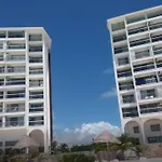 Ocean View Room 1202Near The Clubs
