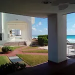 Ocean View Room 1202Near The Clubs