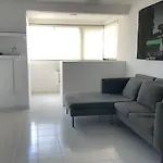 Deco 3 Downtown 3 Bed Apartment