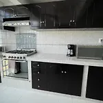 Deco 3 Downtown 3 Bed Apartment