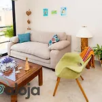Ideal Estudios Calidos Y Acogedores