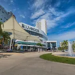 *New* Ocean & Lagoon View Apartment Next To Plaza Las Americas!