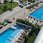 Malecón Cancún , la vista