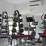 Beautiful Apt Swimming Pool And 5 Star Amenities