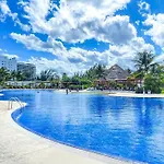 Punta Me Luxury Apartment Beach Front Condo Amara