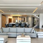 6Br Modern Oceanfront Villa With Infinity Pool By Solmar Rentals
