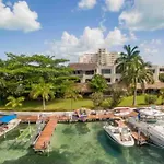 *Villa Sicilia Lagoon Front By Casa Paraiso*