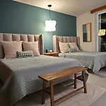 Beachfront Apartment Blue Vista