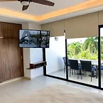 Luxury Holiday Apartment By The Lagoon