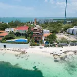 6Br Beachfront Private Luxury Villa By Solmar Rentals