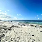 Exclusive Beachfront Luxury Villa, Private Gym, Personalized 5 Star-Service, Beach Direct Access