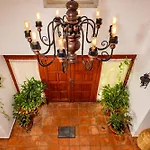 Villa Tropically In Hotel Zone