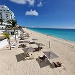 Nuevo Estudio A Pie De Playa, Vistas Increibles, Alberca, Gym Jacuzi, Seguridad, 3503