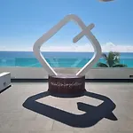 Hermoso estudio frente al mar 02, nuevo