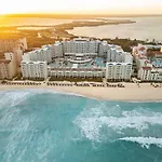 Hilton Cancun Mar Caribe All-Inclusive Resort