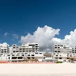 Cancun Ocean view at Villas Marlin complex