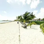 Beachfront Apartment Luxury Facilities Amazing Location