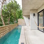 Stylish Large Loft With Pool