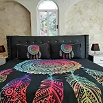 Beautiful & Cozy Near Beach Apartment Pool & Kingsize Bed
