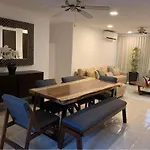 La Casa De La Tardecer