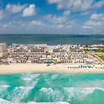 Sparkling Ocean View In Cancun