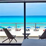 Beachfront Apartment Marlin Villa 107