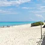 Beachfront Apartment Marlin Villa 107