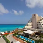 Penthouse On The Beach With Private Sea View