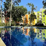 Bonito Departamento En Privada Con Alberca
