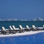 Luxury Apartment Ocean View & Beach Front In The Best Location Of Cancun
