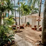 Nomads Experience Hotel