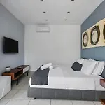 Spacious 4Br House Pools & Great Views