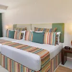 Grand Oasis Palm