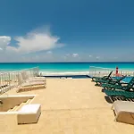 Brisas Beach Shore Villa - Heated Private Pool