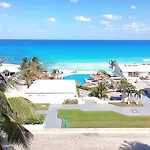 Bonito Departamento En Condominio Con Playa