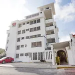 Capital O Farallon Inn, Cancún
