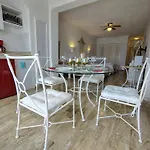 Beachfront Studio With Ocean View
