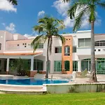 Luxury Villa Alamos