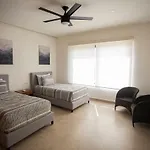 4 Bedroom House- Beach, Private Pool&Jacuzzi