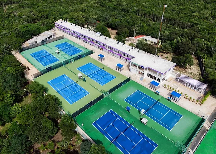 Cancun Tennis Inn