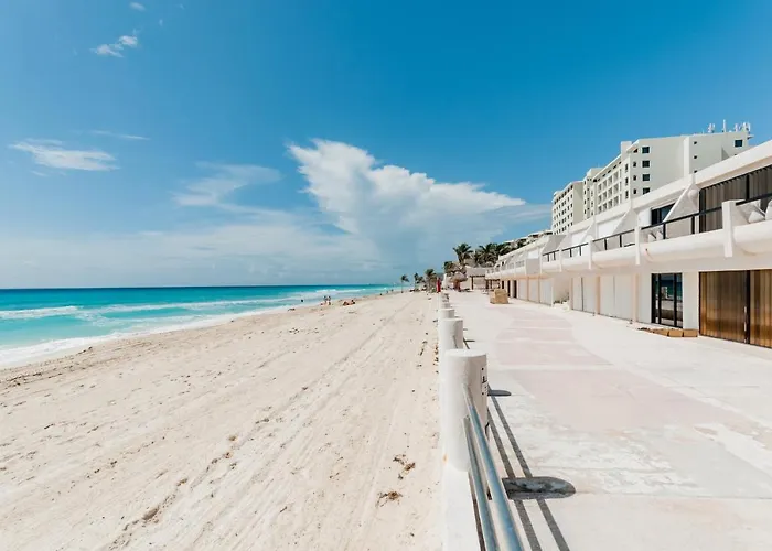 Hotelzone L20 Beach Access