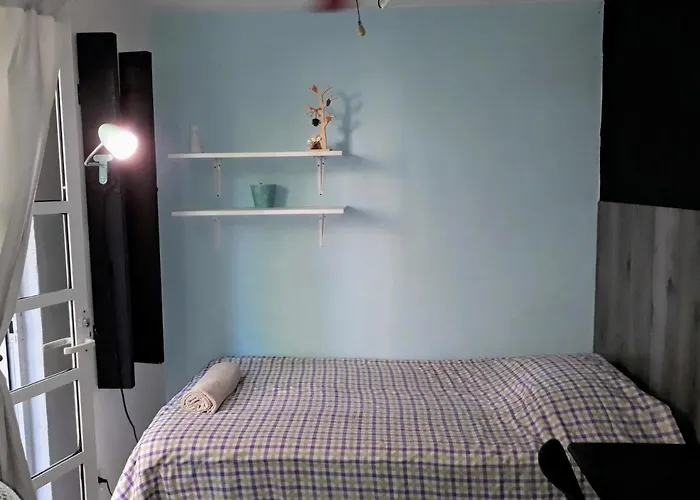 Room In Guest Room - Low Budget Small Room, With Wi-Fi Private Bathroom At Downtown Cancun
