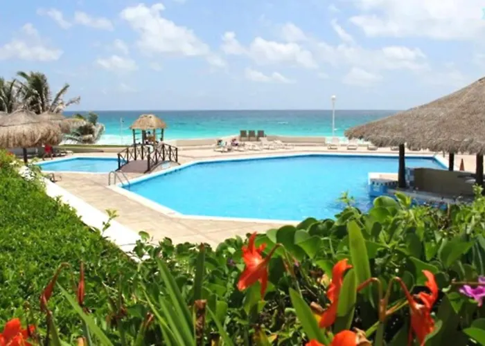 Apartamento Vacacional Frente al Mar con Piscina en Cancún